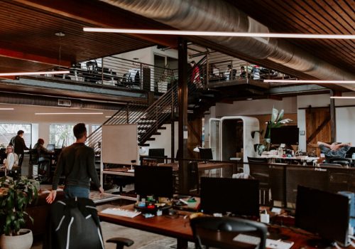 Common Desk - Far East Austin